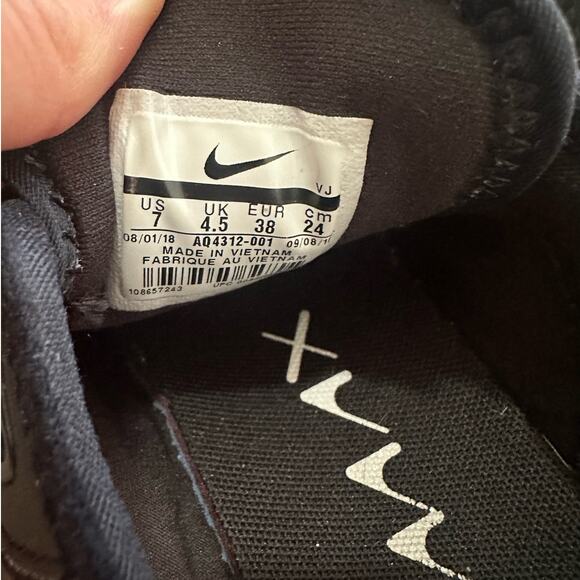 Nike Air Max Motion 2 Sneakers Black White Women’s Size 7 Running Shoes - Picture 8 of 8